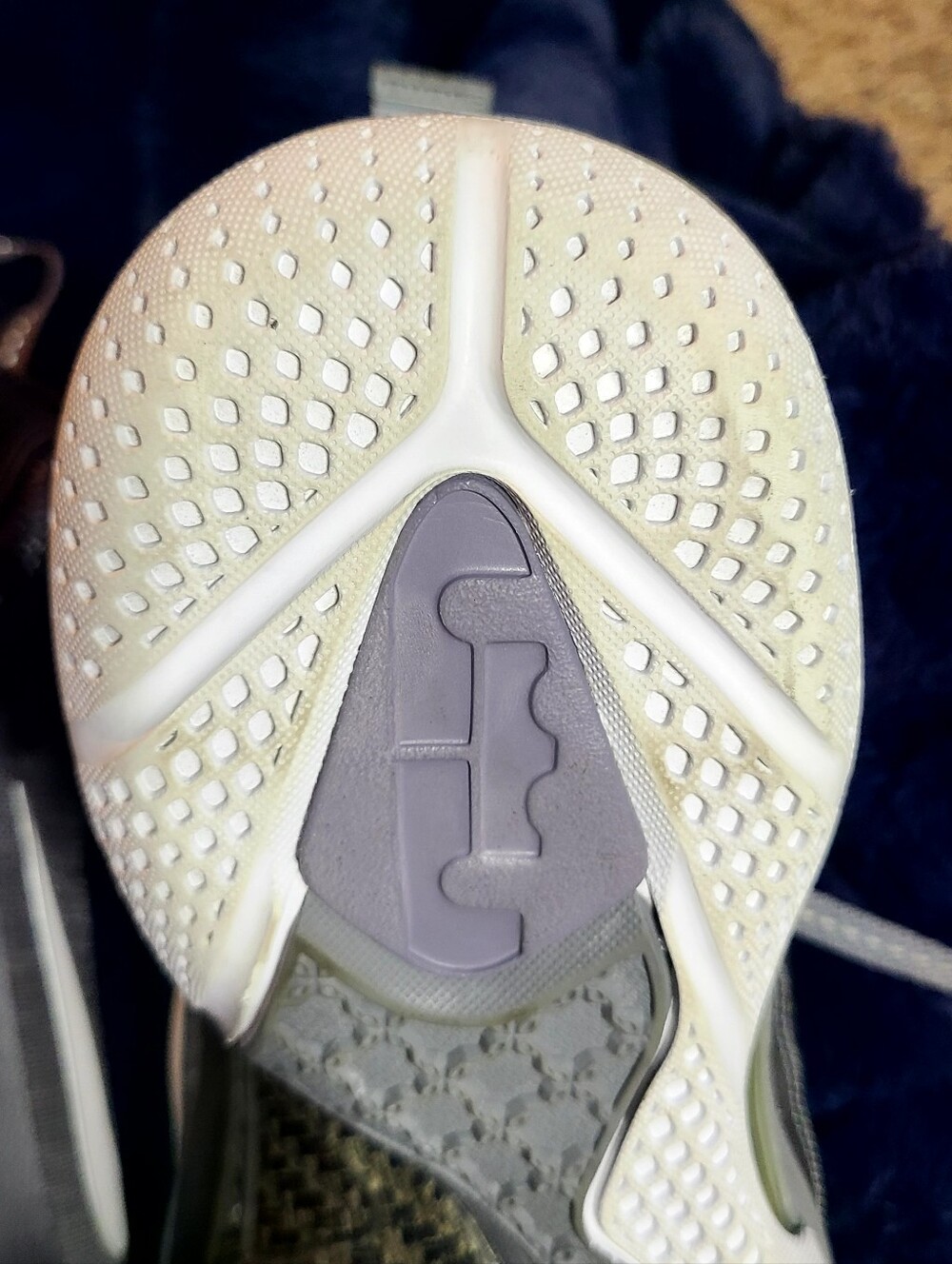 Nike LeBron James Cool Sneakers - Picture 4 of 5